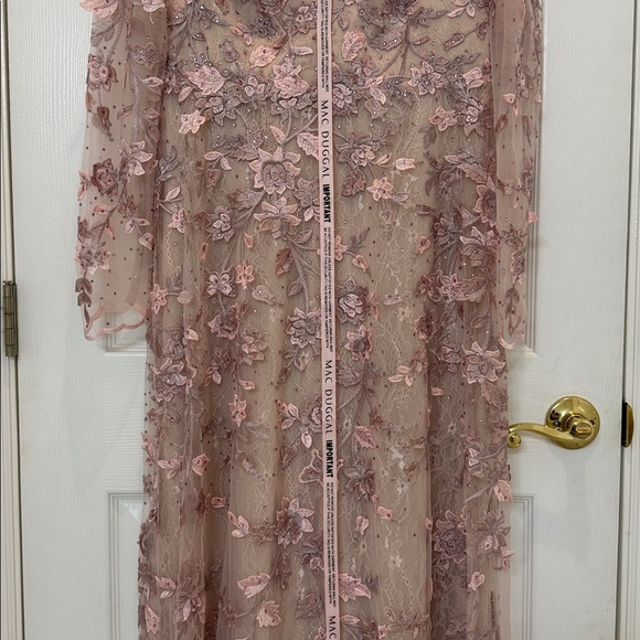 NWT Mac Duggal 70224 Pink Floral Applique Long Sleeve Illusion Gown Size 10 - Picture 4 of 10
